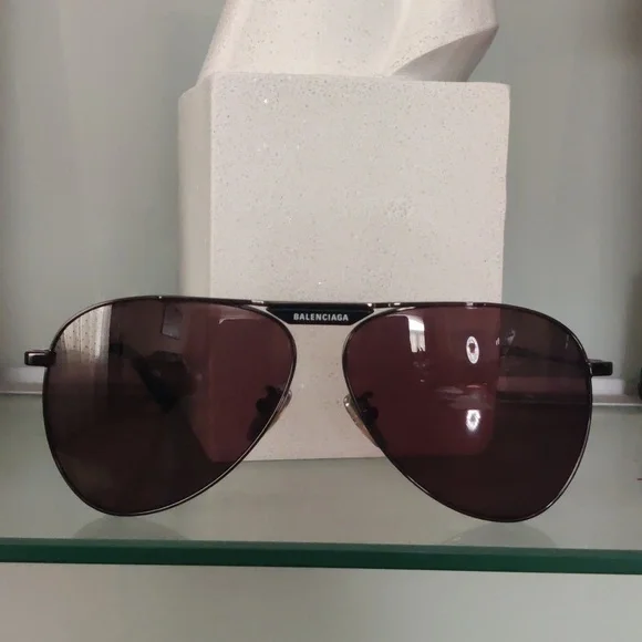 Authentic Balenciaga new season unisex aviator sunglasses - Picture 5 of 6
